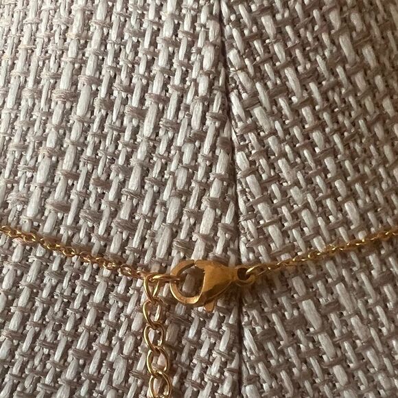 NWT Stainless Steel Gold Tone Initial Pendant Necklace B - Picture 5 of 6
